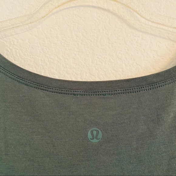 Lululemon green tie front tee top Size 6 - Picture 4 of 4